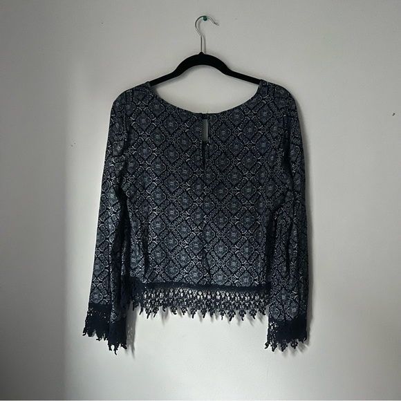 Cali Long-Sleeve Top w/ Textured Knit Hem - Picture 6 of 6